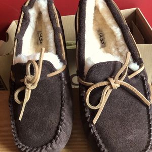 Men’s Ugg Moccasins/ slippers